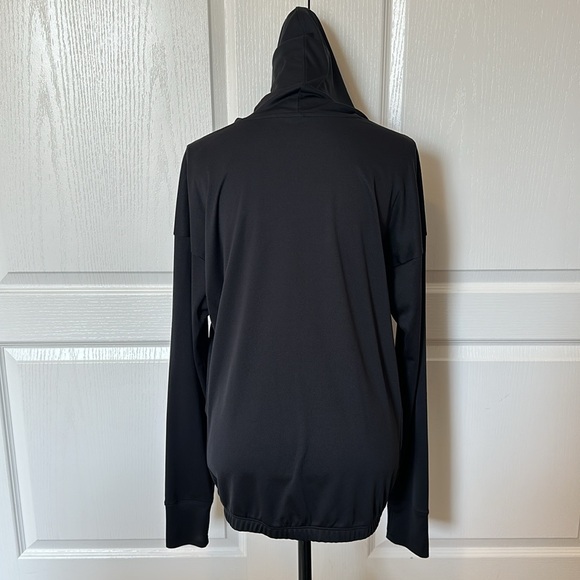 Black Under Armour Heat Gear hooded long sleeve shirt pullover with thumb holes - Picture 2 of 5